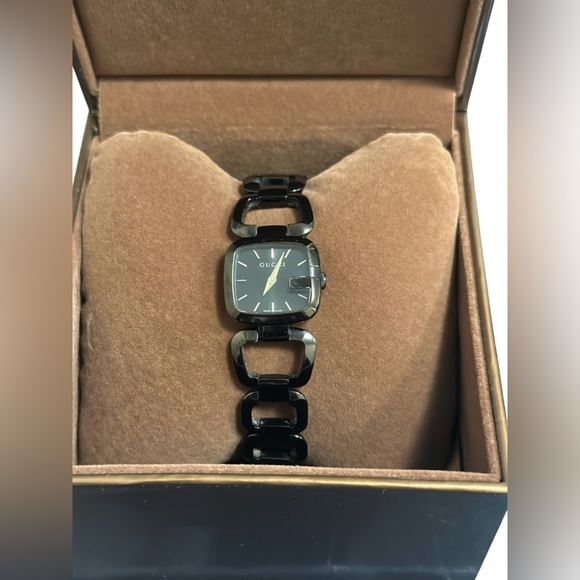 🎀Beautiful Gucci watch🎀 - Picture 3 of 6
